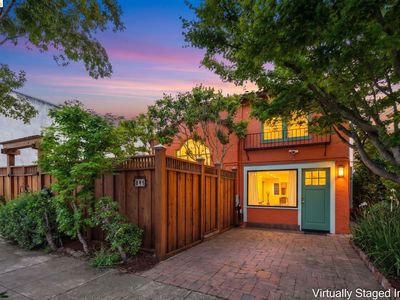 844 Ramona Ave