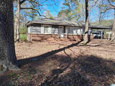 136 Lake Dr NE