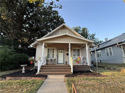 717 W 9th St