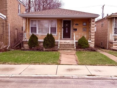 7707 S Damen Ave