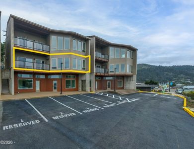 470 Highway 101 N #102