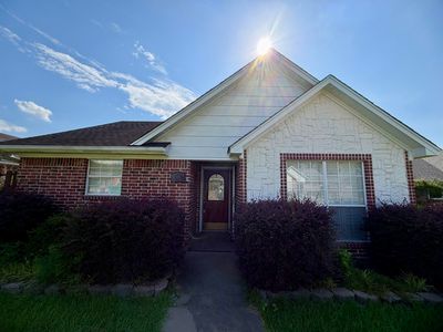 719 University Dr