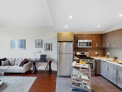 1215 Broadway APT 121