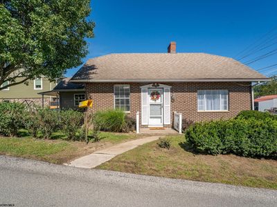28 Dent Ave