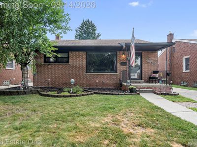 9381 Fox Ave