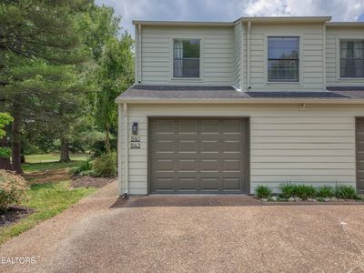 541 Lost Tree Ln