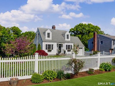 40 Woodbury Avenue