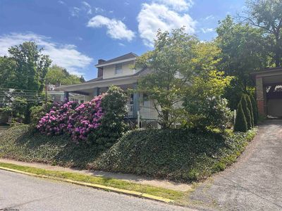 600 Grand St