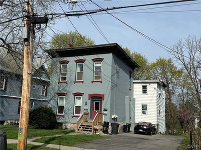 12 Easterly Ave