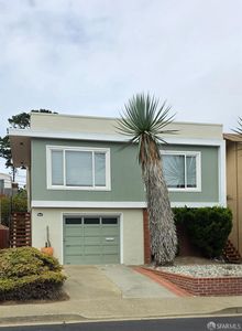 79 Santa Elena Ave