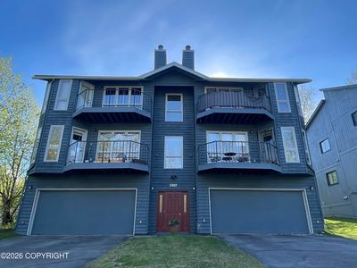 3907 Lunar Dr