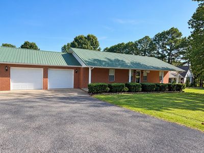 905 W Unity Rd