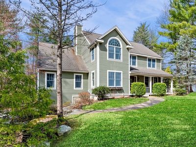 6 Hickory Ln