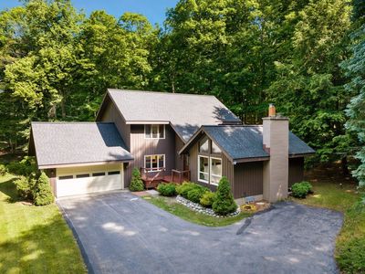 Property at 8676 Fairway Dr, Beulah, MI