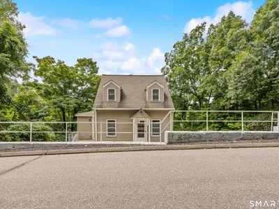 327 Steinmann Avenue