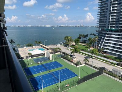 600 NE 36th St APT 1017