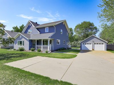 765 E Main St