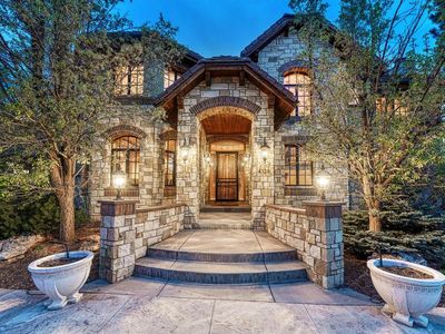 4320 E Linden Cir