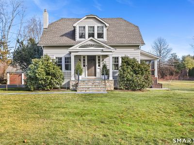 98 Comstock Hill Avenue