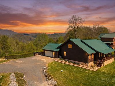 598 Valle Meadows Trail