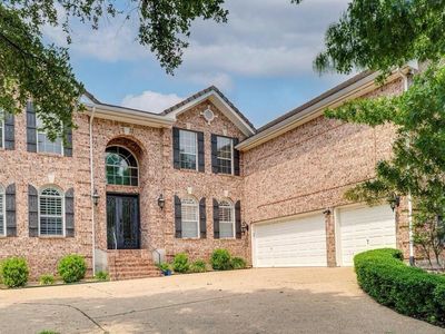 14 Torrington Ln