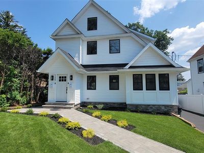 125 Franklin Ave