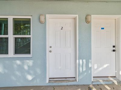 300 Venetian Dr APT 2