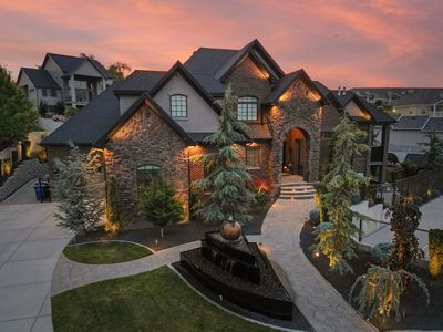 9126 S Wasatch Peak Cir