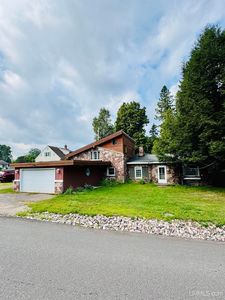 17 Deer Lake Rd