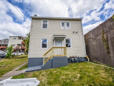 451 Moss St
