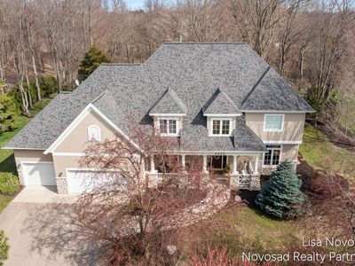 2272 Cascade Lakes Cir SE