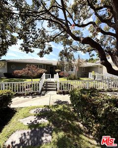 445 Toyopa Dr