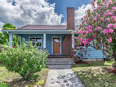 203 Orchard Avenue N