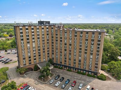 1 Renaissance Pl Unit 517