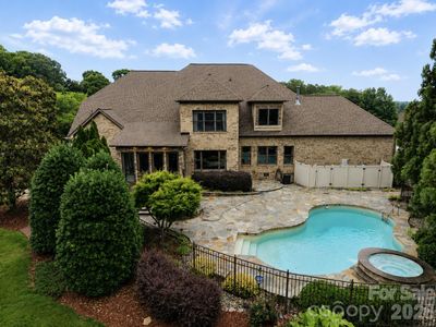 142 Riverchase Ln
