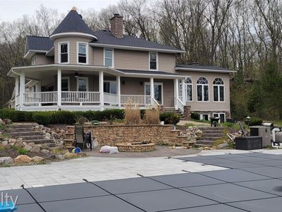 3937 Green Hills Dr