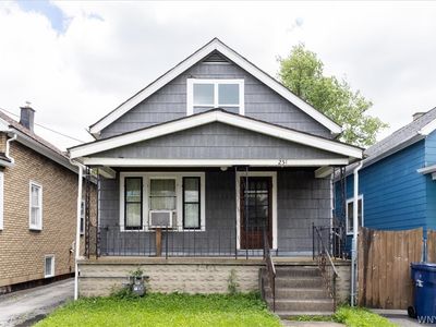 251 Westminster Ave