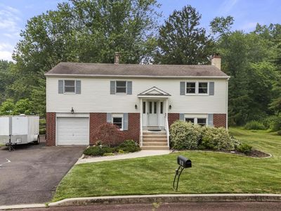 56 Falcon Dr