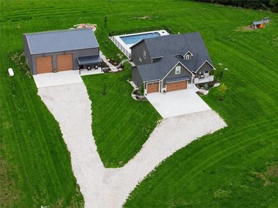 20143 Tonganoxie Dr