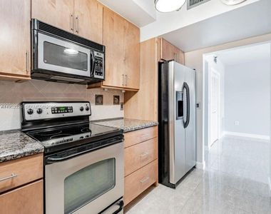 4001 Hillcrest Dr APT 914