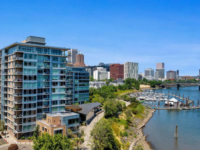 1920 S River Dr #E305