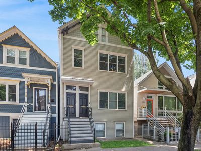 3013 N Racine Ave