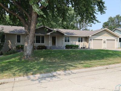 201 Crestview Dr