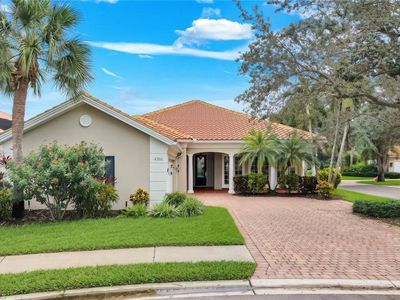 4362 Queen Elizabeth WAY