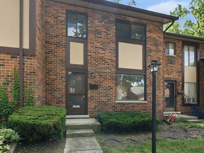 Property at 1S215 Holyoke Ln, Villa Park, IL
