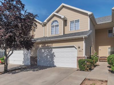 251 S Parkside Ct