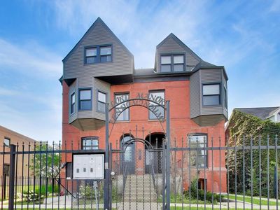 3330 S Indiana Ave #2N