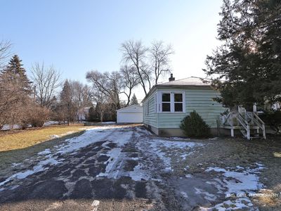 Property at 1525 Idlewild Dr, Round Lake Beach, IL