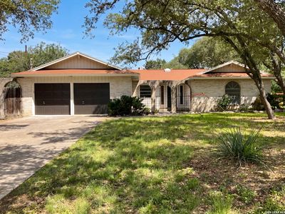 7411 SHADY HOLLOW LN