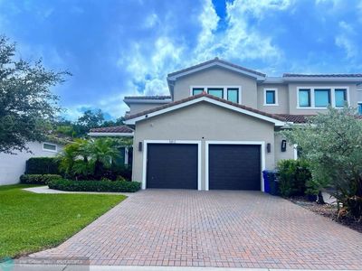 5812 E Brookfield Cir E